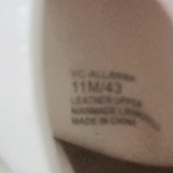 ❤️Vince Camuto White Leather Peep Toe Bootie, size 11 - Picture 6 of 9